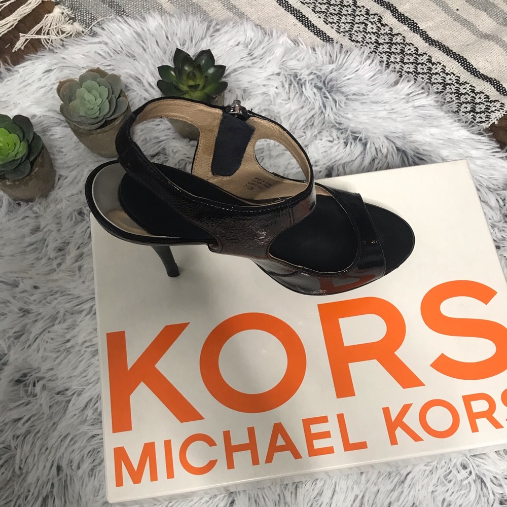Michael Kors leather black heels